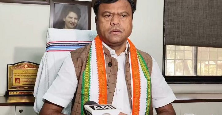 CG : PCC अध्यक्ष का आईफोन चोरी, बैठक लेने के दौरान गायब हो गया लाखों का मोबाइल, राजनीतिक गलियारों में मचा हलचल