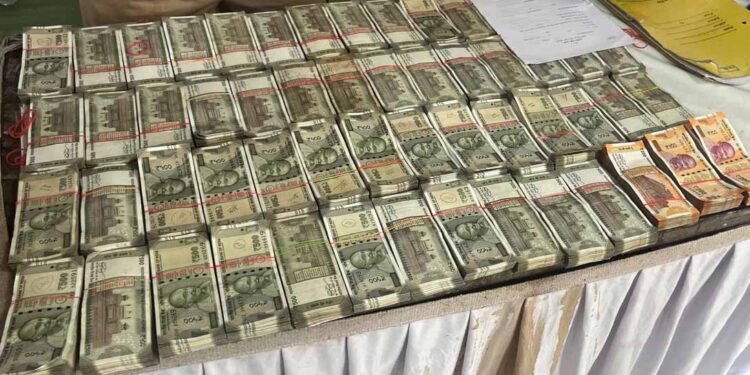 CG : 500 के नकली नोटों की खेप लेकर पहुंचा डाकघर, अदालत ने सुनाई 5 साल की सख्त सजा