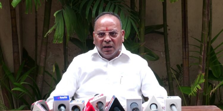 अगर कोई माफियाराज को पनपाने की कोशिश करता है…तो उस पर कड़ी कार्रवाई होनी चाहिए ! आखिर अजय चंद्राकर के इस बयान के क्या है मायने !