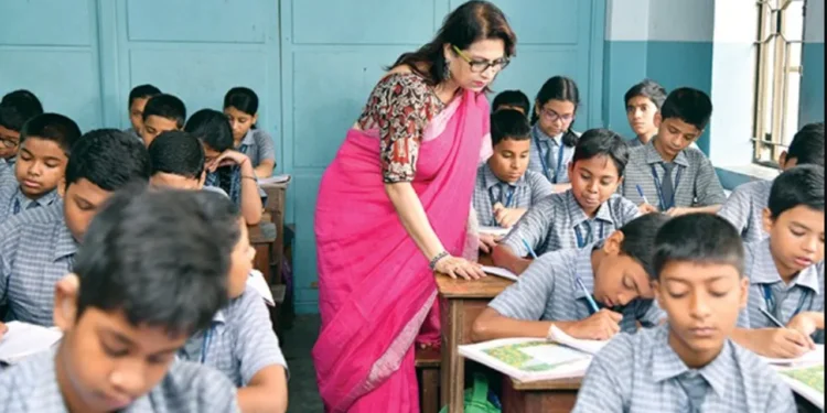 CG Shikshak Bharti : शिक्षक भर्ती का नोटिफिकेशन जारी, छत्तीसगढ़ में बीएड-डीएड पास अभ्यर्थियों के लिए सरकारी नौकरी पाने का सुनहरा अवसर