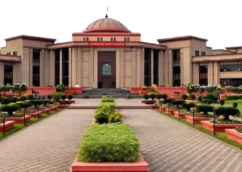 CG News : हाईकोर्ट का बड़ा फैसला, गैंगरेप और तिहरे हत्याकांड में 5 दोषियों की फांसी की सजा उम्रकैद में बदली…