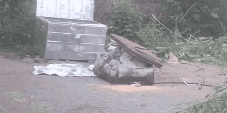 CG Crime : सूटकेस में सीमेंट से भरी टीन की पेटी में मिली युवक की लाश, पुलिस जांच में जुटी