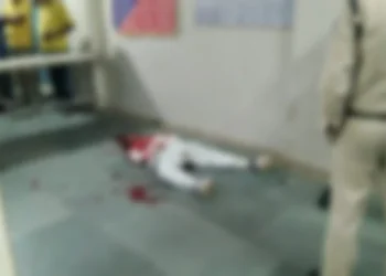 Crime News : जिला अस्पताल में दिनदहाड़े ट्रेनी नर्स की चाकू मारकर की हत्या, पुलिस जांच में जुटी…