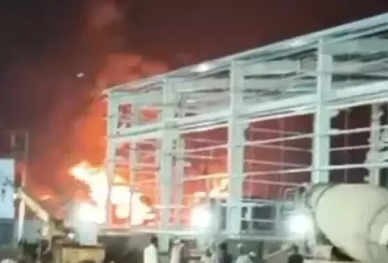 CG News : गद्दा फैक्ट्री में लगी भीषण आग, कर्मचारी जिंदा जला, पुलिस जांच में जुटी…