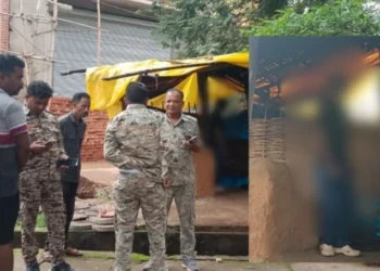 CG News : एसपी कार्यालय के सामने फांसी के फंदे पर लटकी मिली सरंपच पति की लाश, मौके पर पुलिस मौजूद