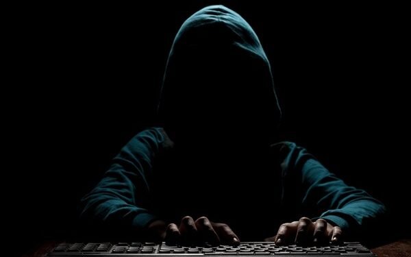 CG – शिक्षक की तकलीफ जान पुलिस भी रह गयी हैरान : शिक्षक को ब्लैकमेल कर महिला ने वसूले 40 लाख रूपये, पैसे वसूलने स्कूल पहुंची …. धमकाकर ले लिया ब्लैक चेक ….