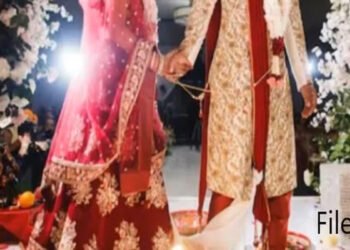 अपने ही भाई की दुल्हन बन गई बहन, घर से भागकर मंदिर में रचाई शादी, लंबे समय से चल रहा था अफेयर