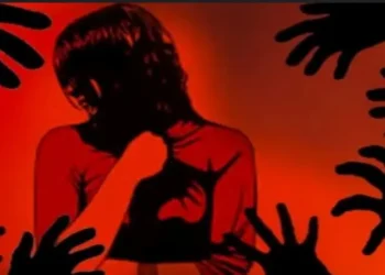 रिश्ते को कर दिया तार तार, पिता और भाइयों ने लूटी नाबालिग की अस्मत, मां ने दिया दुष्कर्मियों का साथ