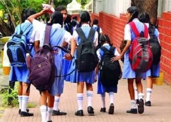 School Close : कलेक्टर ने जारी किया स्कूलों को बंद करने का आदेश …. स्कूली बच्चों को घरों में रहने की अपील, परीक्षाएं भी रद्द