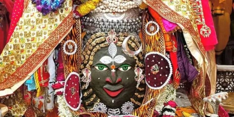 Mahakaal Live Darshan : बाबा महाकालेश्वर के दर्शन से बनेंगे सारे बिगड़े काम, देखें Live