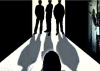 Gang Rape News : रेलवे कर्मचारी ने साथियों के साथ मिलकर किया महिला से दुष्कर्म, पुलिस ने दो आरोपियों को किया गिरफ्तार