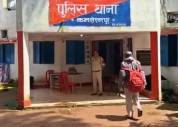 CG Breaking : पूर्व मंत्री और दिग्गज कांग्रेस नेता को पुलिस ने थाने में बिठाया, CM साय से ​जा रहे थे मिलने, जाने क्या है पूरा मामला