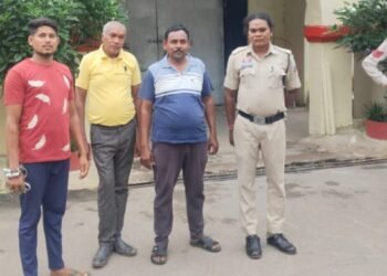 CG NEWS : पुलिस और कर्मचारियों से मारपीट करने वाले सरपंच समेत तीन गिरफ्तार, न्यायिक रिमांड पर भेजे गए