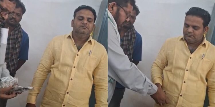 CG : घूसखोरी का लाइव VIDEO – मॉडल लाइब्रेरी की मरम्मत में रिश्वत का खेल! इंजीनियर ने ठेकेदार से मांगे 50 हजार, वीडियो वायरल