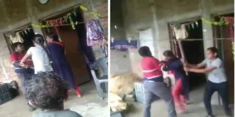 CG News : पति ने बच्चों के सामने की शिक्षिका पत्नी की बेरहमी से पिटाई, बच्चे चीखते रहे – “मम्मी को मत मारो” …. वीडियो वायरल