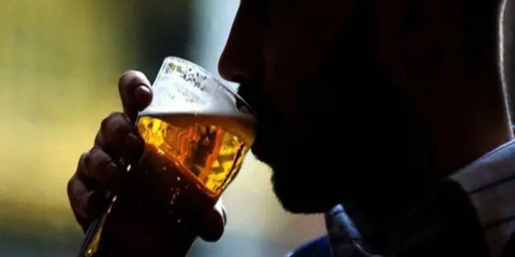 CG News : छत्तीसगढ़ के मदिरा प्रेमियों के जरूरी खबर, इन जगहों पर शराब पीने पर नहीं होगी जेल, दूसरी बार पकड़ गए तो ….