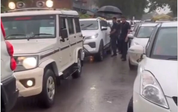 CG : …. जब डिप्टी सीएम और मंत्री का महिलाओं ने रोक दिया काफिला, जलभराव से नाराज़ महिलाओं ने कर दिया चक्काजाम, मचा हड़कंप