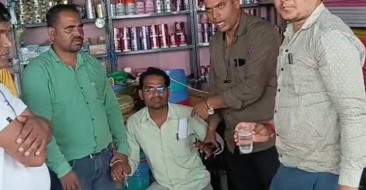 CG Breaking : रिटायरमेंट के पैसे रिलीज करने बाबू ले रहा था रिश्वत ACB ने 54000 रुपये घूस लेते रंगे हाथों पकड़ा