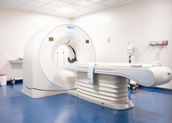 MRI Scanning : थिएटर में चल रही थी MRI स्कैनिंग, अचानक एक इंसान मशीन से टकराया, टूट गई हड्डी-पसली, जानें क्यों हुआ ऐसा