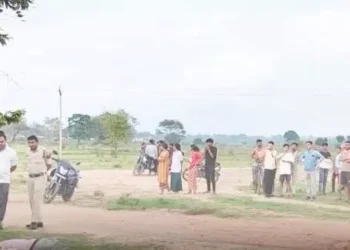 CG Crime : सब-स्टेशन के पास युवक की चाकू से निर्मम हत्या, परिजनों ने दोस्त पर जताया संदेह, पुलिस जांच में जुटी…