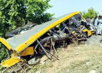 Big Road Accident : बच्चों से भरी स्कूल बस को ट्रेन ने मारी टक्कर, दो की मौत, कई घायल