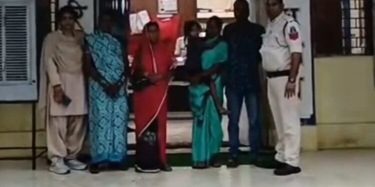 CG Crime : पूर्व पंच को नग्न कर बेरहमी से पीटा, फिर गांव में उतार दिया मौत के घाट, अब तक 14 आरोपी सलाखों के पीछे