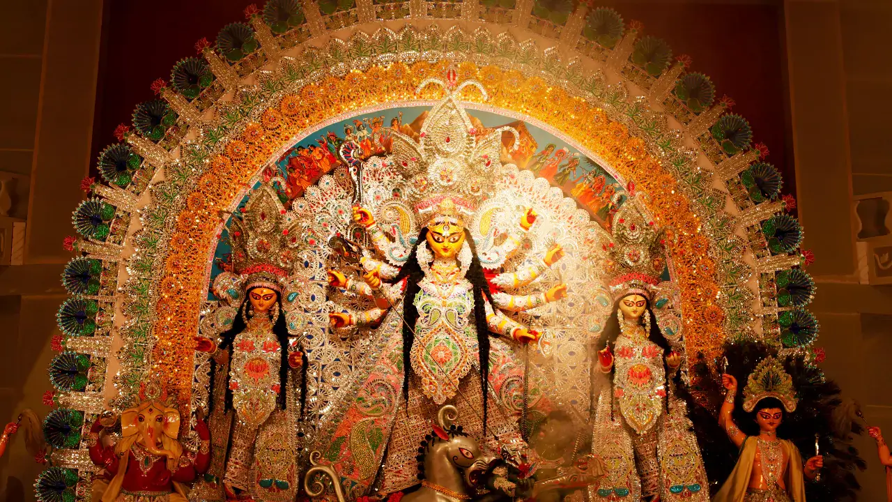 …. दुर्गा पूजा में बाधा बनने वाले तत्वों के खिलाफ ‘देखते ही गोली मारने के आदेश’ भाजपा शासित राज्य के CM का फरमान ….