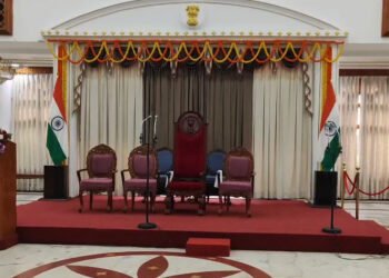 CG कुछ देर में शपथ ग्रहण : तीनों भावी मंत्री पहुंचे राजभवन, अंबिकापुर से राजेश अग्रवाल, आरंग से गुरु खुशवंत साहब और भिलाई से गजेंद्र यादव शामिल