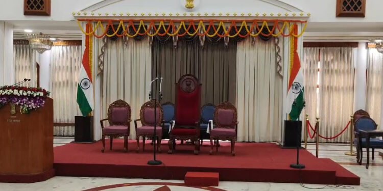 CG कुछ देर में शपथ ग्रहण : तीनों भावी मंत्री पहुंचे राजभवन, अंबिकापुर से राजेश अग्रवाल, आरंग से गुरु खुशवंत साहब और भिलाई से गजेंद्र यादव शामिल