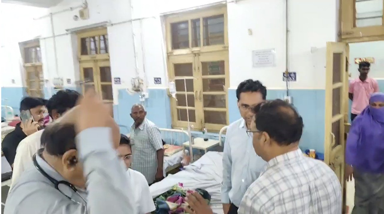 CG : तहसीलदार के चेंबर में महिला ने खाया जहर, मचा हड़कंप, जानिये क्या है पूरा मामला, जिसके बाद महिला ने..