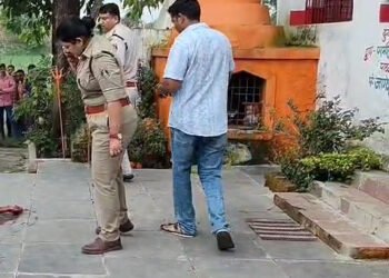 CG – मंदिर में मौत का सन्नाटा : पुजारी की खून से लथपथ हालत में मिली लाश, हत्या से गांव में सनसनी