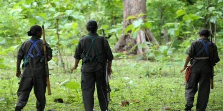 CG : नक्सलियों ने शिक्षादूत को अगवा कर की हत्या, अब तक 8 शिक्षादूत को माओवादियों ने बना चुके है निशाना