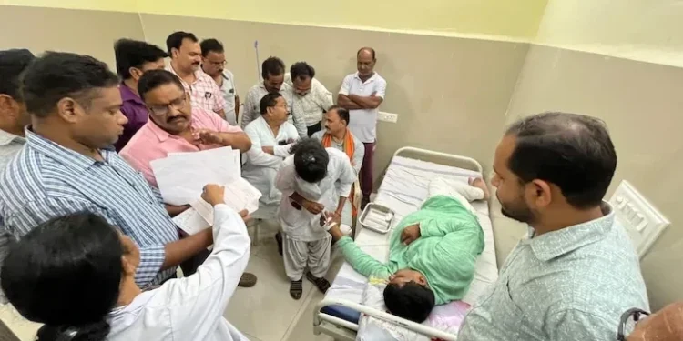 CG News : महापौर को आया हार्ट अटैक, रायपुर रेफर, स्वास्थ्य मंत्री भी मिलने पहुंचे