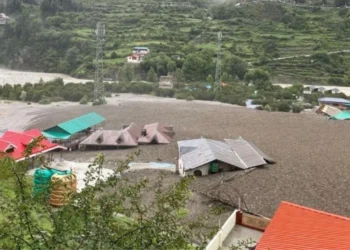 Cloud burst in Uttarkashi : उत्तरकाशी में बादल फटने से मची तबाही, दर्जनों मकान और होटल मलबे में दबे, कई लोगों की मौत देखे पूरा वीडियो