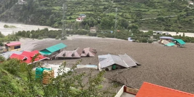 Cloud burst in Uttarkashi : उत्तरकाशी में बादल फटने से मची तबाही, दर्जनों मकान और होटल मलबे में दबे, कई लोगों की मौत देखे पूरा वीडियो