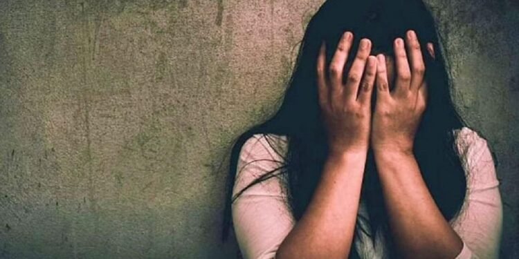 CG : फिल्मों में हीरोइन बनाने का सपना दिखाकर बनाया हवस का शिकार, अश्लील वीडियों रिकार्ड कर आरोपी ने कर दिया वायरल