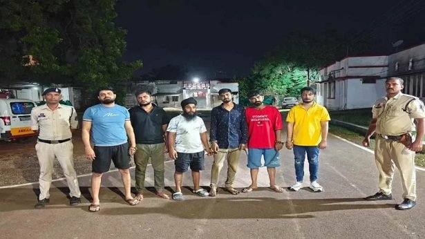 CG NEWS : ड्रग्स तस्करी के आरोपी को गर्लफ्रेंड थाने से ले कर हुई फरार, कल ही पुलिस ने सात आरोपियों को किया था गिरफ्तार…