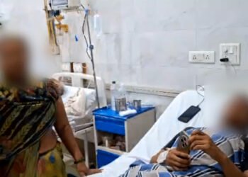 यूट्यूब पर वीडियो देखकर UPSC छात्र ने काट लिया अपना प्राइवेट पार्ट, लड़की बनने के लिए खुद ही कर रहा था सर्जरी