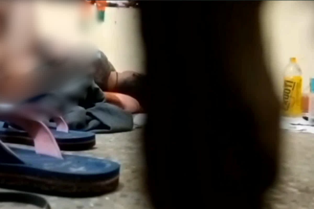 BJP Leader Sex : युवती के साथ कमरे में सेक्स कर रहे थे भाजपा नेता, किसी ने रिकॉर्ड करके कर दिया वायरल,