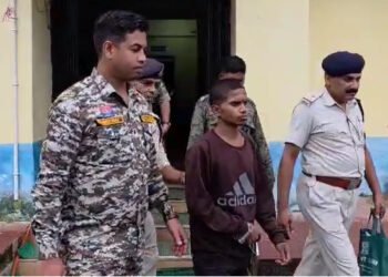 CG Crime : पापा बाइक चलाने नहीं देते थे, गुस्साये बेटे ने डंडे से पीट – पीटकर पिता को उतारा मौत के घाट आरोपी बेटा गिरफ्तार