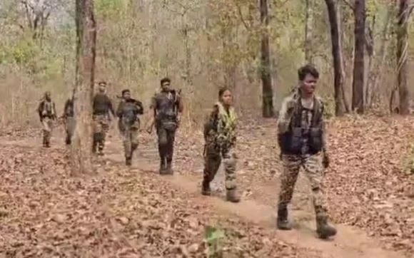 CG Breaking News : छत्तीसगढ़ में नक्सलियों ने किया हथियार छोड़ने का ऐलान, सरकार से की ये अपील..