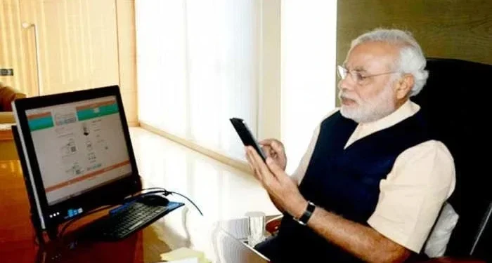 PM Modi : जानिए कौनसा फ़ोन इस्तेमाल करते है प्रधानमंत्री नरेंद्र मोदी, न हैक हो सकता है, न ही ट्रेस, जानें इसकी खासियतें