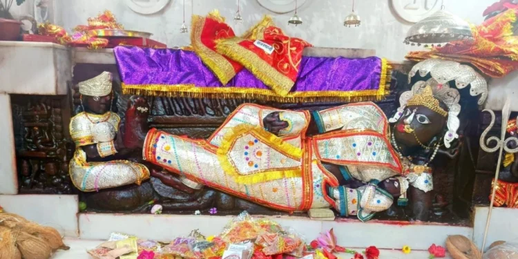 Navratri 2025 : पवई में मां कंकाली का अनूठा मंदिर, सैया पर विराजमान माता, नवरात्रि में उमड़ती है श्रद्धालुओं की भीड़