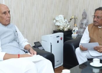 CG Breaking : छत्तीसगढ़ की नदियों के नाम पर होगा नौसेना के नए पोतों का नामकरण, बिलासपुर एयरपोर्ट का होगा विस्तार, सीएम साय ने रक्षामंत्री से की मुलाकात