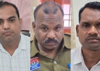 CG : डॉक्टर – ASI सहित तीन घूसखोर गिरफ्तार, TA बिल पास कराने व मेडिकल खर्च दिलाने के नाम पर मांगी जा रही थी रिश्वत