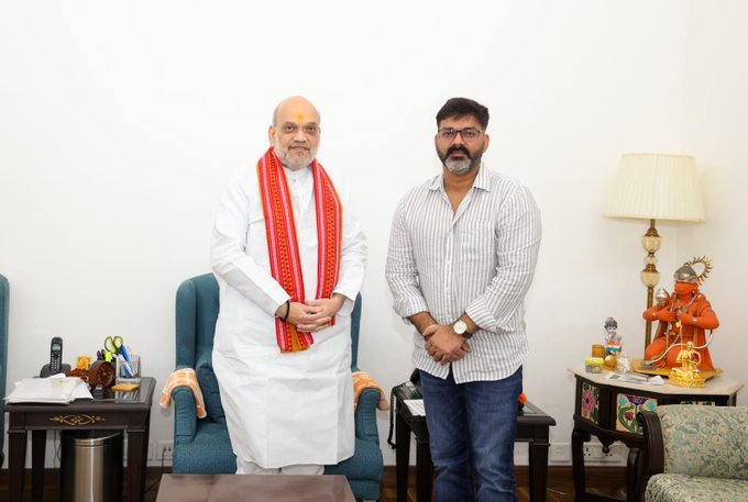 भोजपुरी स्टार और नेता पवन सिंह नहीं लड़ेंगे चुनाव! ट्विटर पर लिखा कुछ ऐसा कि प्रशंसक और समर्थक हैरान, आप भी देखें ..