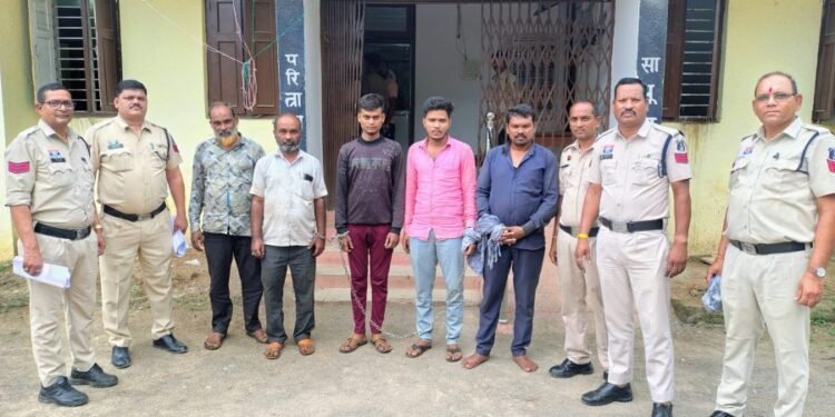 CG : 44.30 लाख का चोरी का डीजल – पेट्रोल जब्त, पुलिस ने गिरोह के 11 आरोपियों को किया गिरफ्तार …. सरगना फरार