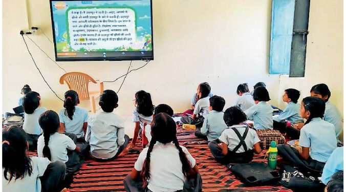 CG : अब स्मार्ट टीवी से पढ़ेंगे जिले के बच्चे, 31 स्कूलों में स्मार्ट टीवी का वितरण, 1100 स्कूलों को मिलेगा लाभ