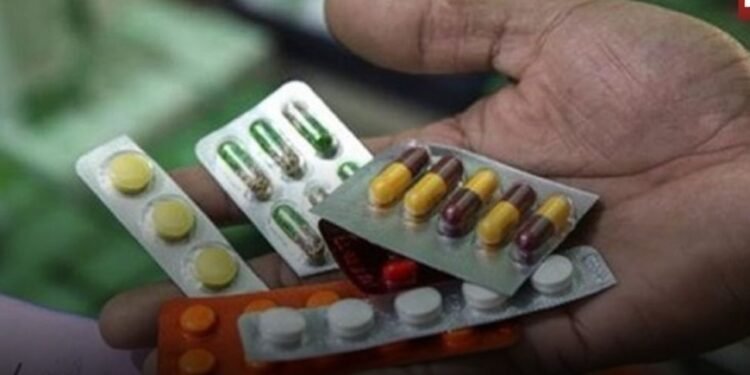 छत्तीसगढ़ के सरकारी अस्पतालों में मरीज खा रहे थे फंगस लगी दवा! खुलासा होते ही मचा बवाल, CGMSC ने पूरे प्रदेश में तत्काल किया बैन