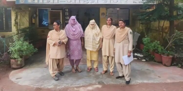 CG NEWS : देह व्यापार का भंडाफोड़, नाबालिग लड़की को काम दिलाने झांसा देकर कराया गया गंदा काम, दो महिला गिरफ्तार